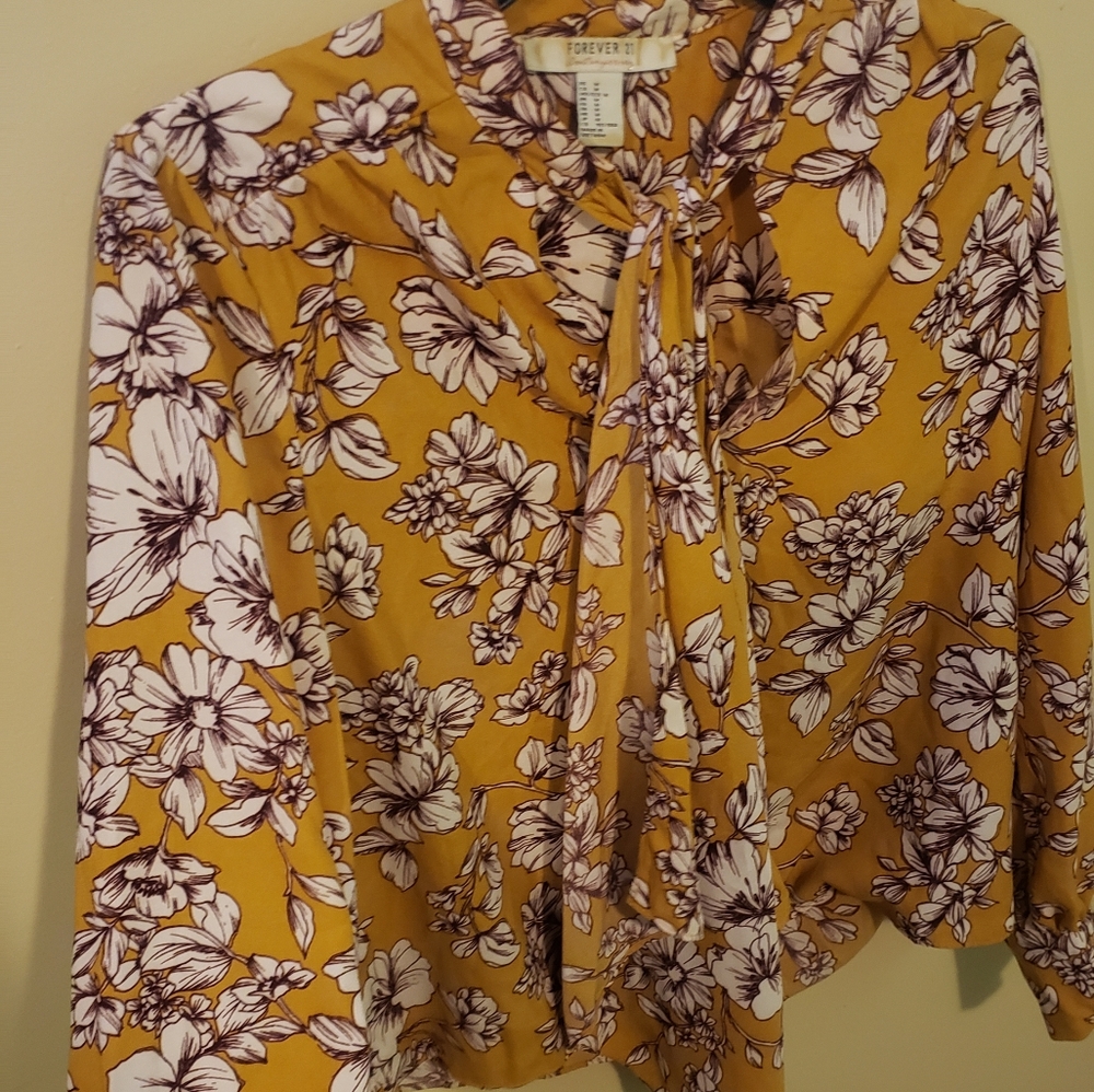 Neck bow blouse